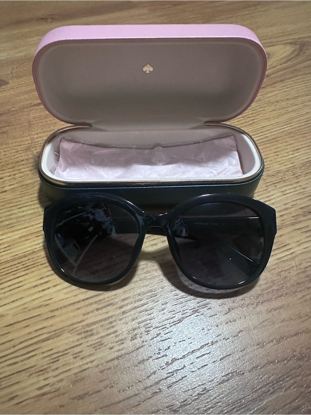 Kate Spade Black Oversized Cat Eye Sunglasses w/ Case